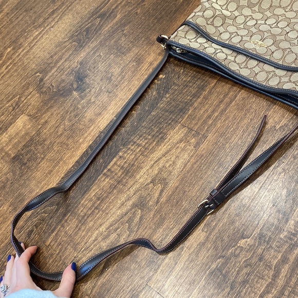 Coach Bag - Picture 6 of 12